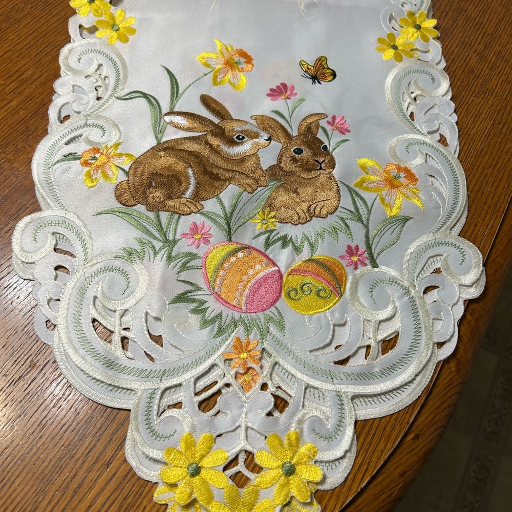 Easter Bunny Embroidered Cloth Table Runner - White and Brown NWOT - Picture 4 of 10